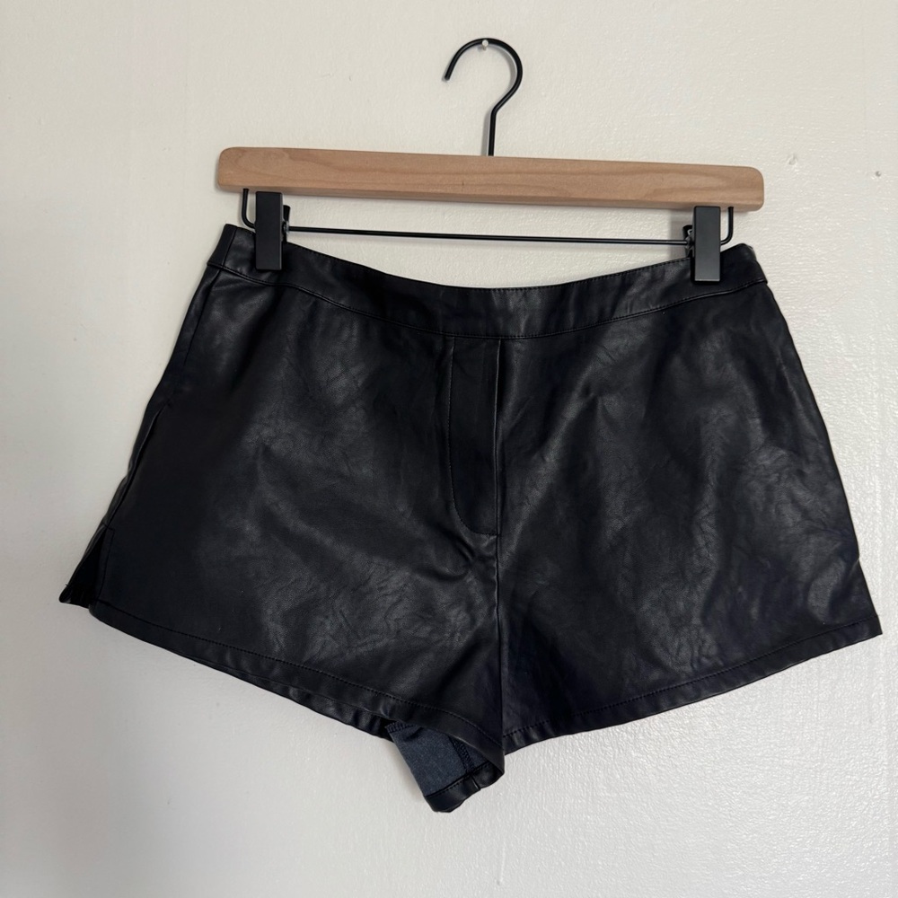 Victoria's Secret Faux Leather Booty Shorts Size Small NWT